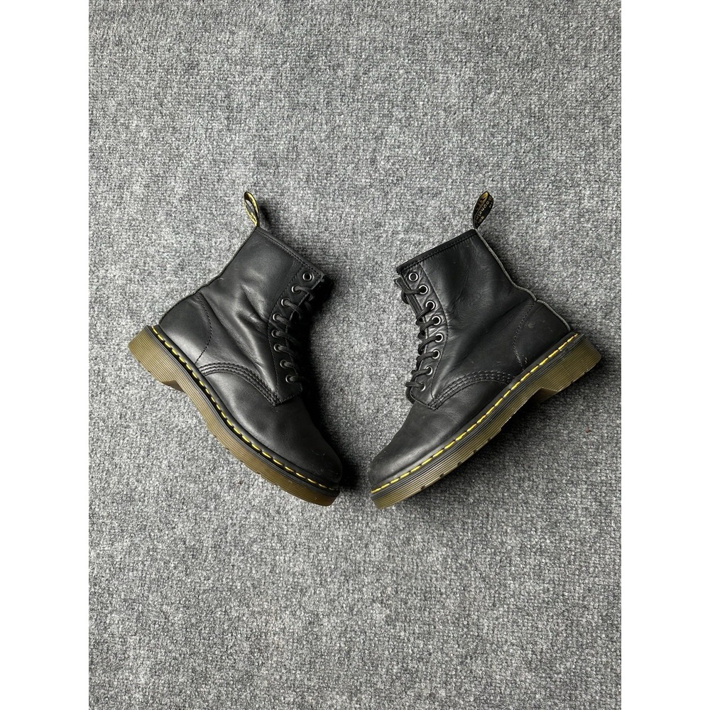 Womens Leather Dr. Martens 1460W Black 8-Eye Combat Boots, Size US 6